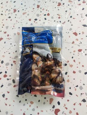 有幸得到智利贻贝(提前煮熟了的）的试用！收到货还冰块完好的冷冻着！没有变质！