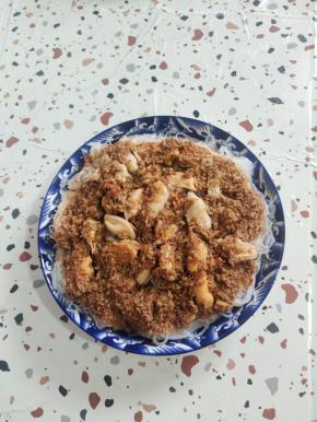 均匀的浇上蒜蓉酱！