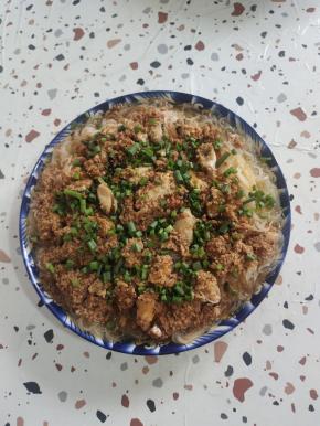 撒适量的葱花！