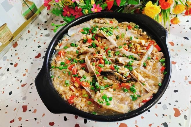 蛏子粉丝煲