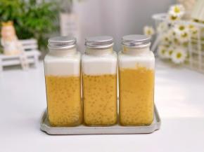 凝固后倒入牛奶即可。