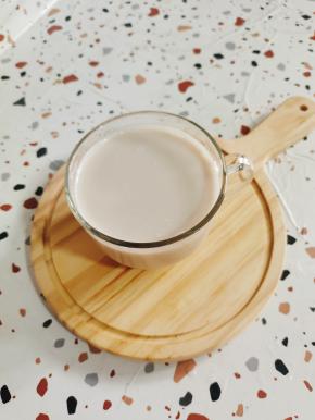 香浓丝滑，细腻无渣的莲子百合豆浆就做好啦！