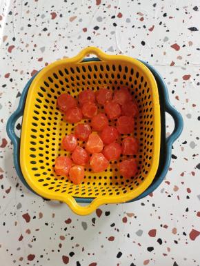 清洗干净，捞出控干水分备用！