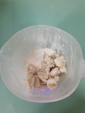 
油酥:
低筋面粉180克，猪油80克！