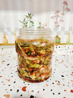 装在无油无水的容器里，按压紧实！