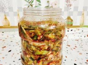 装在无油无水的容器里，按压紧实！