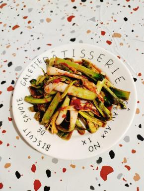 吃的时候随吃随取！直接吃或者淋上香油都可以！特别的开胃下饭！