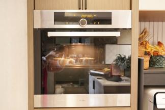 烤箱以200摄氏度预热