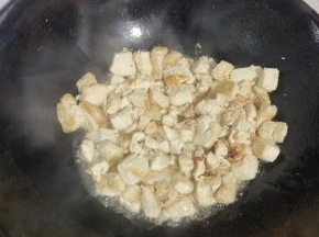 煎至两面金黄色即可！