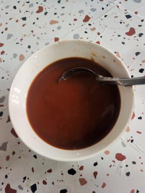 照烧料汁儿:生抽，老抽，料酒，白糖，淀粉，适量清水！搅拌均匀调成照烧汁儿备用！