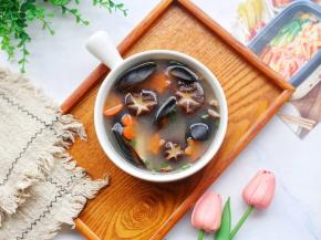 出锅前撒葱花即可。