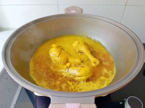 煮熟的今天因为加了黄栀子颜色非常漂亮。