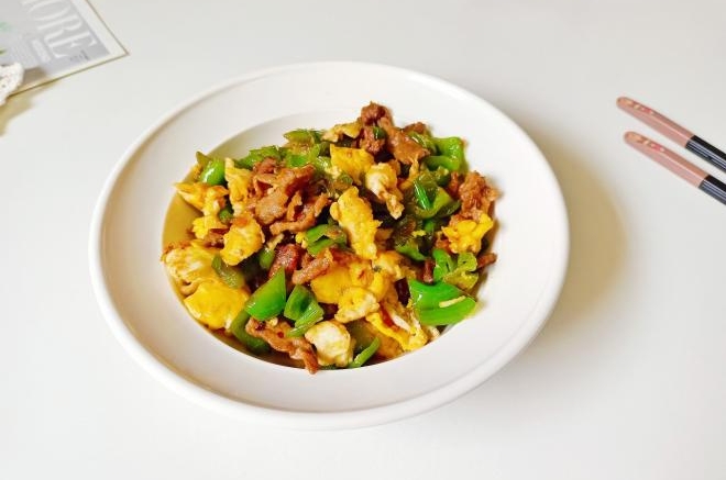 青椒鸡蛋炒牛肉