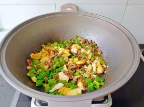 翻炒均匀即可出锅。