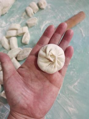 按照自己的喜好，包成小笼包！