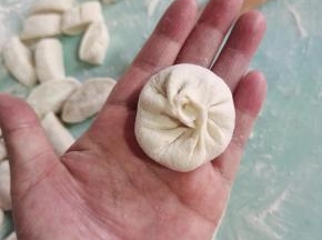 按照自己的喜好，包成小笼包！