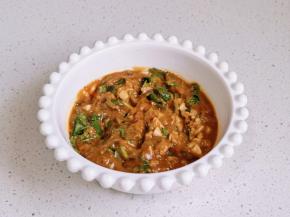 蘸料：海鲜酱+花生酱+蒜末+香菜末搅拌均匀。