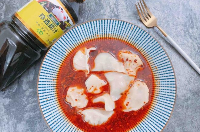 捞汁红油水饺