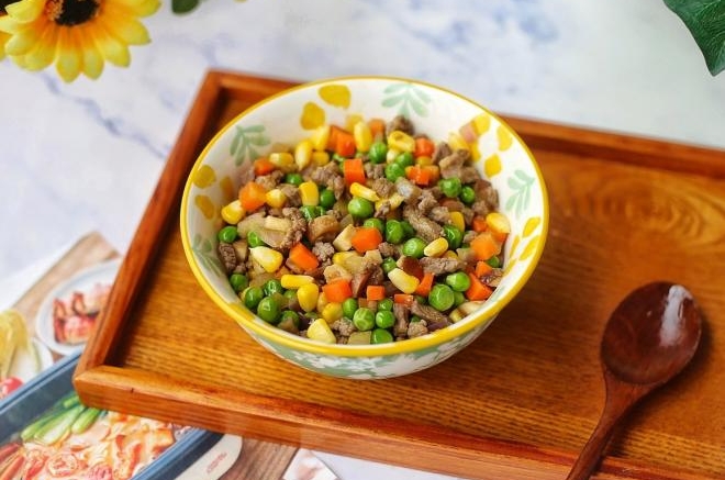 五彩牛肉粒