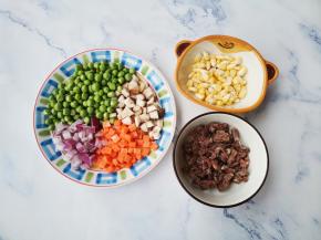 准备好所有食材。