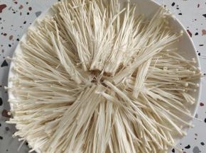 整齐的摆放在盘子里！