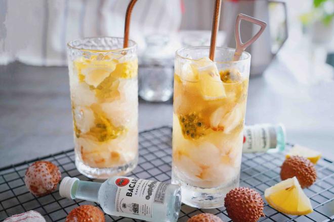 柠香荔枝百香果酒