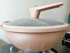 锅里水开，放海瓜子烫十秒捞出。