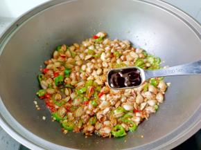 蚝油一勺，盐半勺