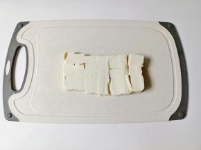 豆腐切成小块