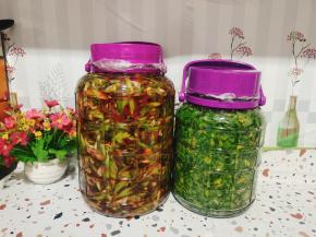 吃的时候，直接取一点出来，淋上香油！下酒，佐餐都特别好吃！也可以炒菜的时候取一点出来，放进去一起炒，格外的好吃，下饭！