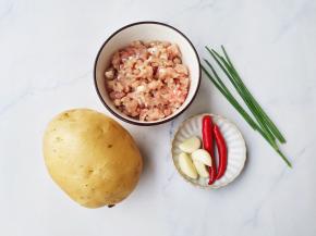 准备好所有食材。