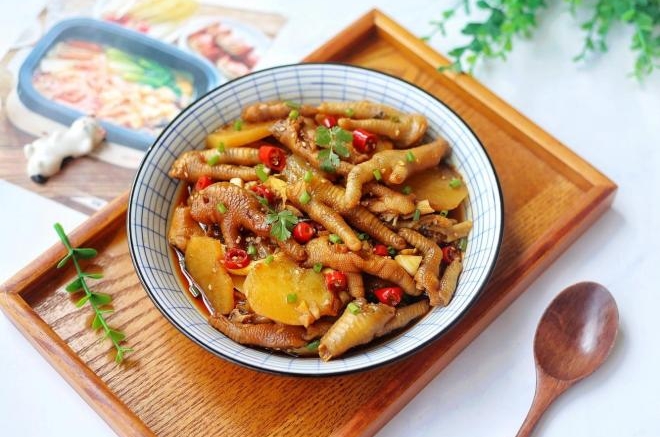 凉拌土豆鸡爪