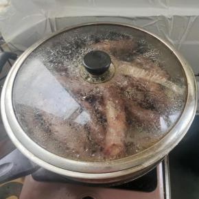 香肠水开上锅蒸30分钟！