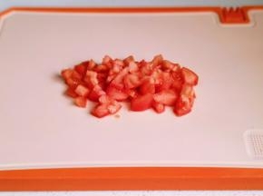 番茄已经切小块。