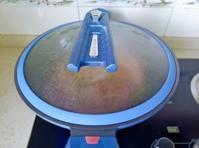 盖上锅盖焯水