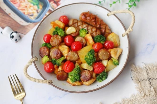 巨好吃的鸡胸肉香肠烤时蔬，简单零失败