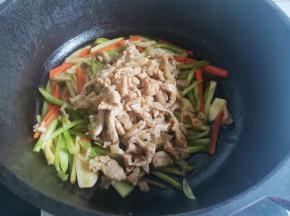 加入瘦肉，