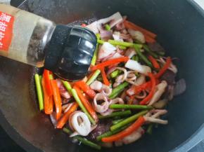 出锅盛入碗中即可。