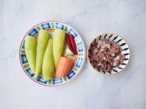 准备好所有食材。