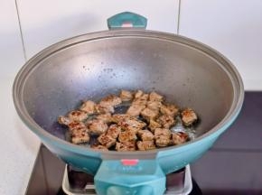 煎至两面金黄。