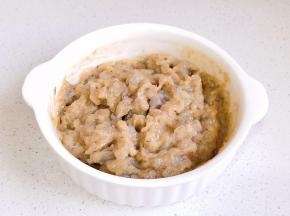 顺时针搅拌上劲。