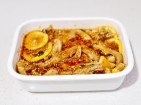 倒入料汁泡一夜即可。