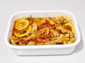 倒入料汁泡一夜即可。