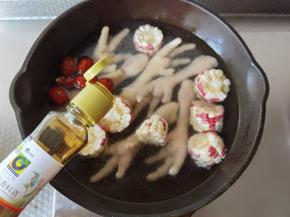 料酒加2勺，去腥。