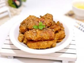 装盘撒芝麻，欧芹碎。