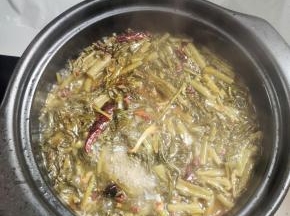 大火煮开，调中小火继续煮8分钟左右！