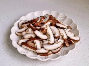 香菇切片。