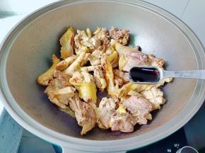 加生抽两勺，老抽一勺