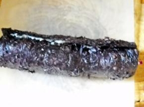 圈起来成筒状。