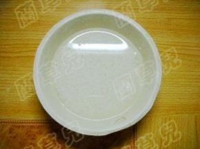 糯米提前洗净浸泡六小时。